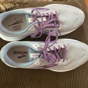 Brooks Women’s size 9 running shoes
